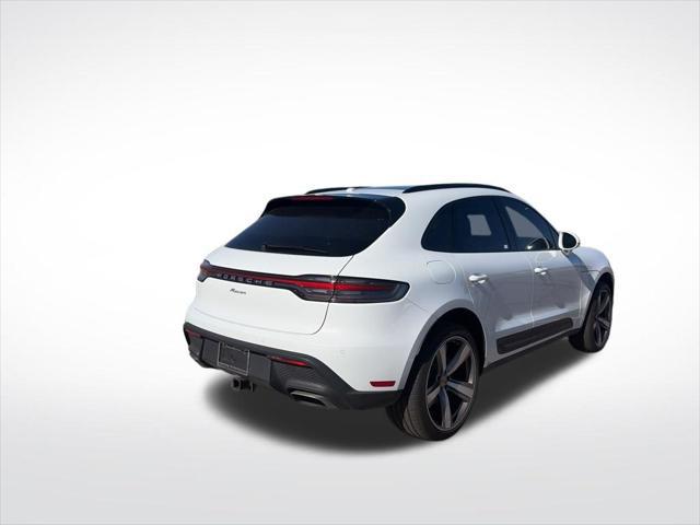 2025 Porsche Macan Base