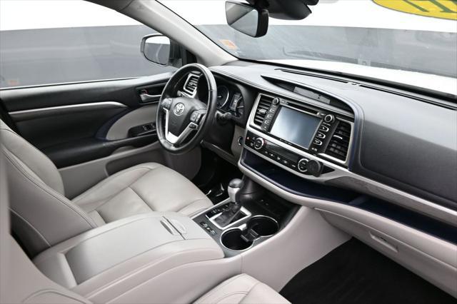 2017 Toyota Highlander Limited Platinum