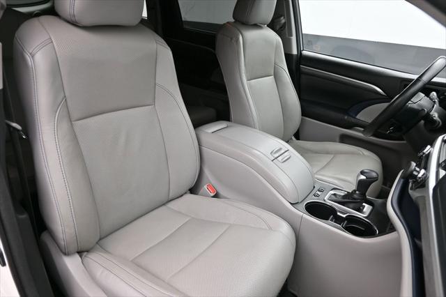 2017 Toyota Highlander Limited Platinum