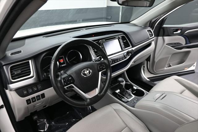 2017 Toyota Highlander Limited Platinum