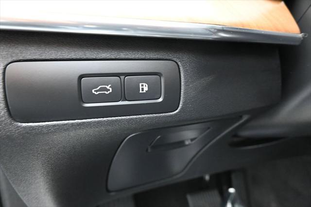 2024 Volvo XC90 Recharge T8 Plus 6-Seater
