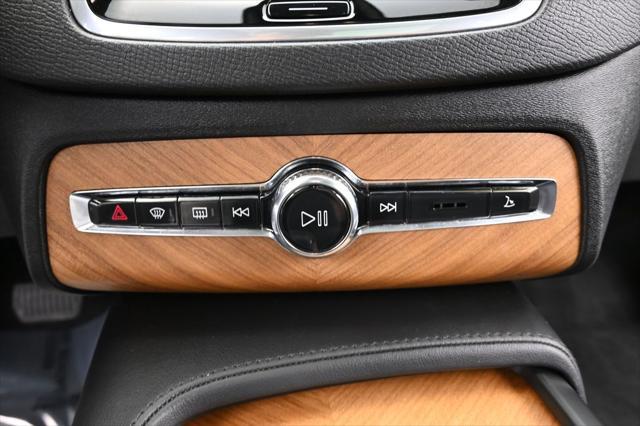 2024 Volvo XC90 Recharge T8 Plus 6-Seater