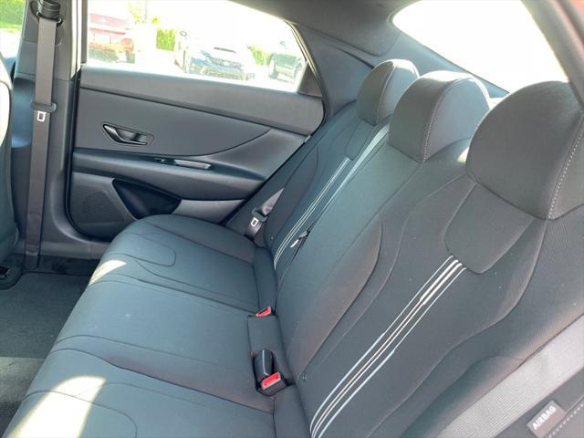 2025 Hyundai Elantra SEL Sport