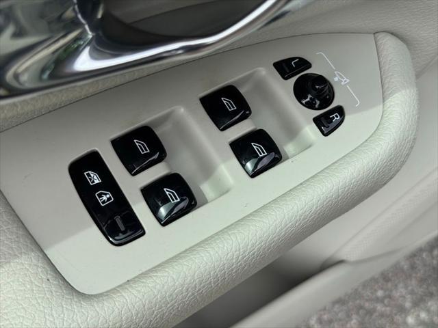 2020 Volvo XC90 T5 Momentum 7 Passenger