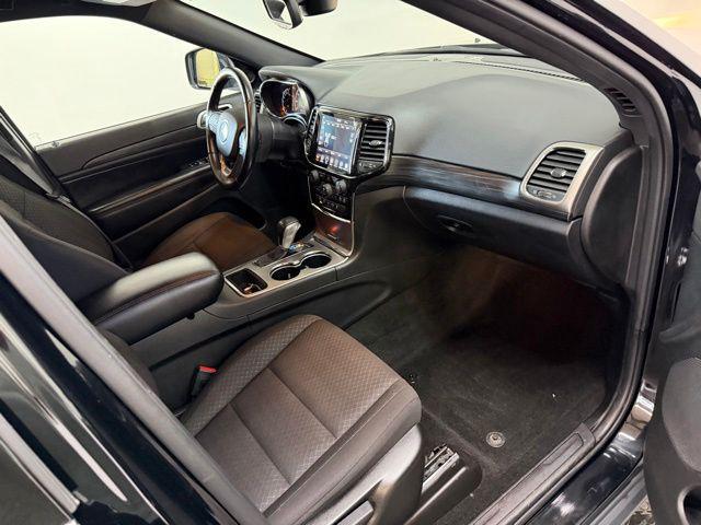 2022 Jeep Grand Cherokee Laredo E 4x4