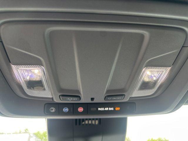 2022 Chevrolet Silverado 1500 4WD Crew Cab Short Bed LT with 2FL