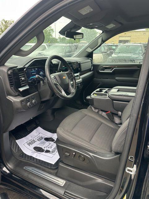 2022 Chevrolet Silverado 1500 4WD Crew Cab Short Bed LT with 2FL