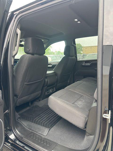 2022 Chevrolet Silverado 1500 4WD Crew Cab Short Bed LT with 2FL