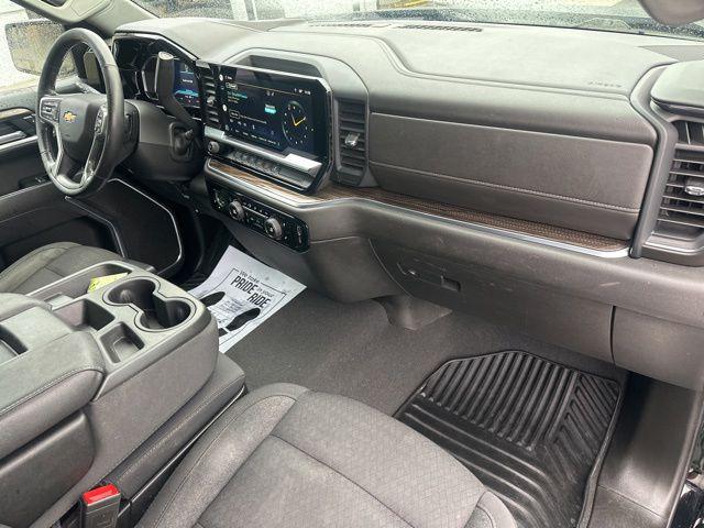 2022 Chevrolet Silverado 1500 4WD Crew Cab Short Bed LT with 2FL