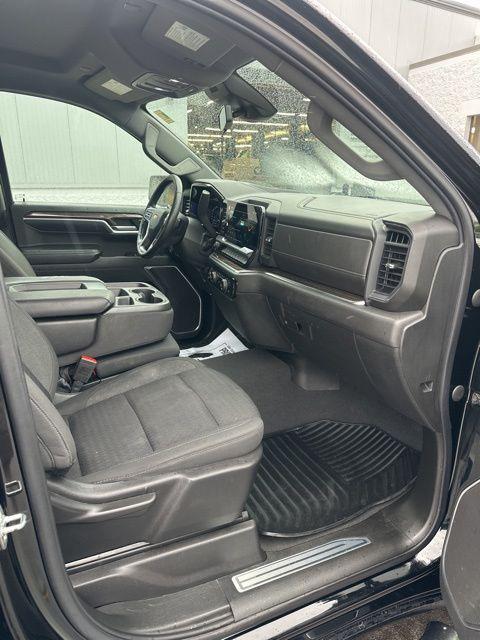 2022 Chevrolet Silverado 1500 4WD Crew Cab Short Bed LT with 2FL