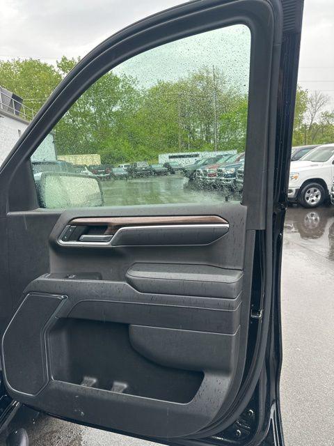 2022 Chevrolet Silverado 1500 4WD Crew Cab Short Bed LT with 2FL
