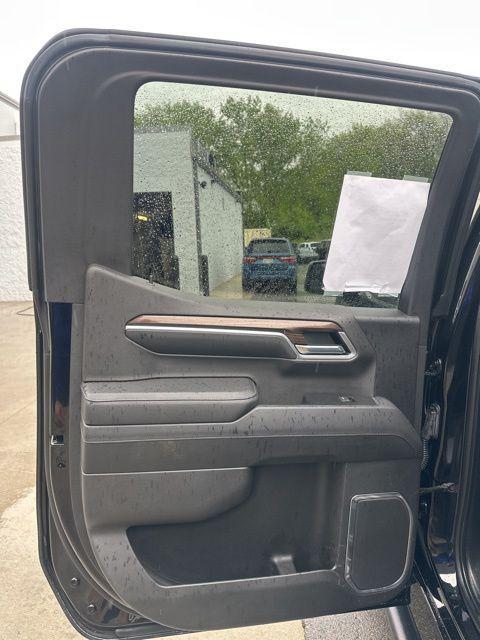 2022 Chevrolet Silverado 1500 4WD Crew Cab Short Bed LT with 2FL