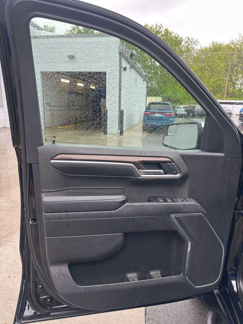 2022 Chevrolet Silverado 1500 4WD Crew Cab Short Bed LT with 2FL