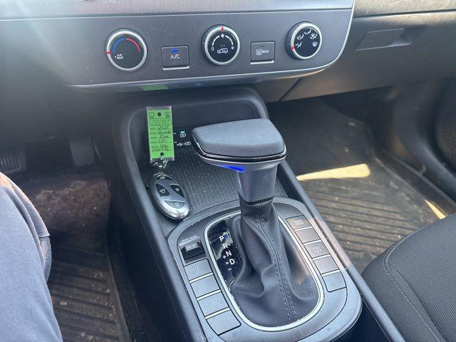 2025 Hyundai Kona SE