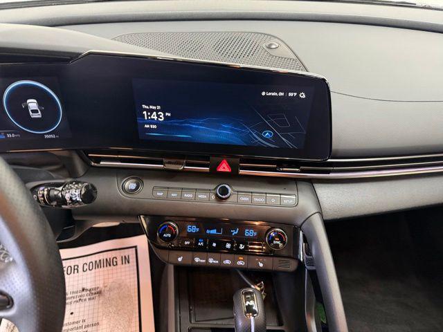 2023 Hyundai Elantra Base