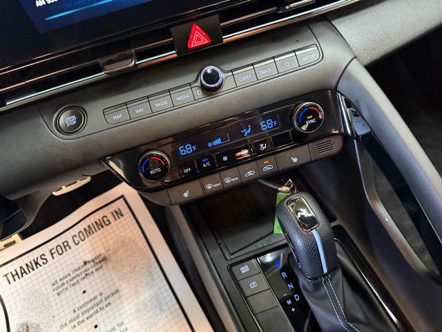 2023 Hyundai Elantra Base