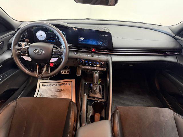 2023 Hyundai Elantra Base