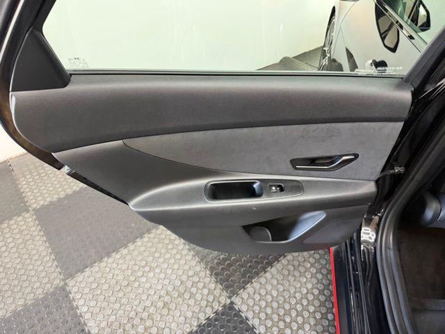 2023 Hyundai Elantra Base