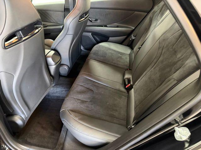 2023 Hyundai Elantra Base