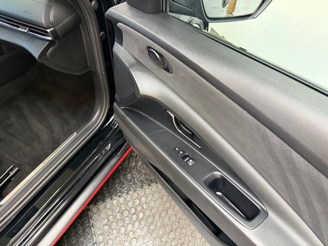 2023 Hyundai Elantra Base