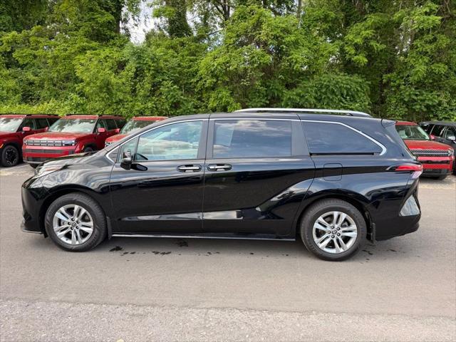 2022 Toyota Sienna Limited