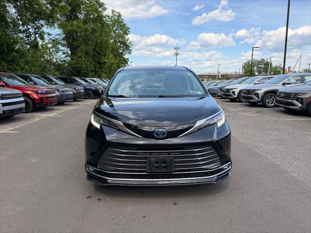 2022 Toyota Sienna Limited
