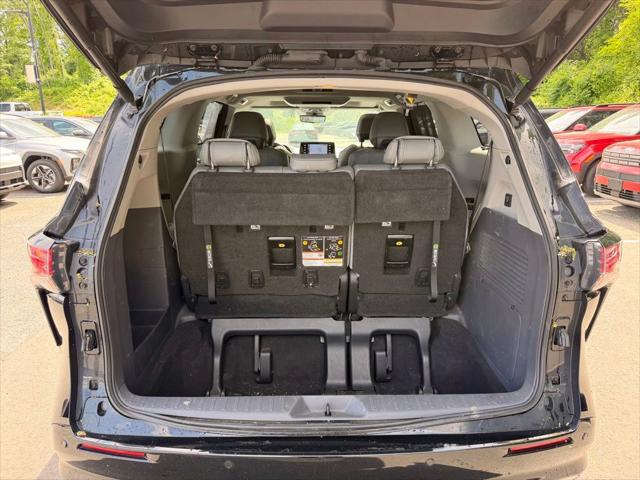 2022 Toyota Sienna Limited