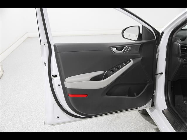 2021 Hyundai IONIQ Plug-In Hybrid Limited