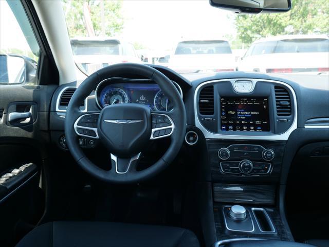 2022 Chrysler 300 Touring