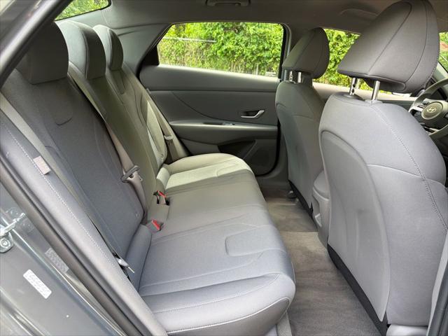 2024 Hyundai Elantra SE
