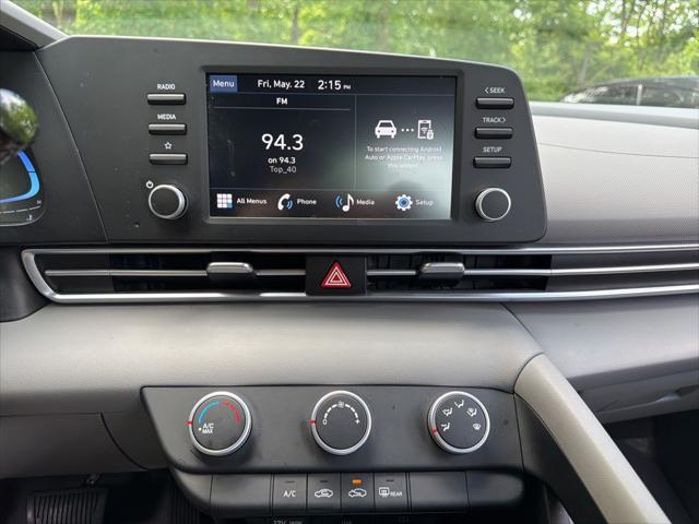 2024 Hyundai Elantra SE