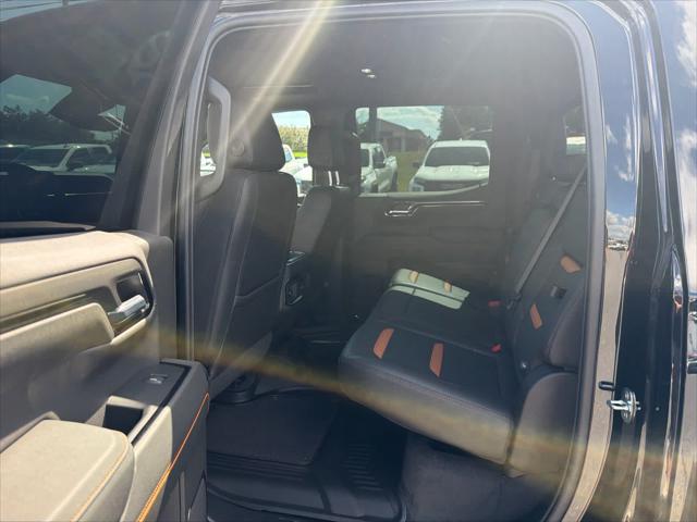 2023 GMC Sierra 1500 4WD Crew Cab Short Box AT4