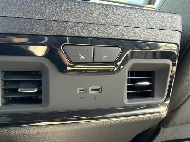 2023 GMC Sierra 1500 4WD Crew Cab Short Box AT4