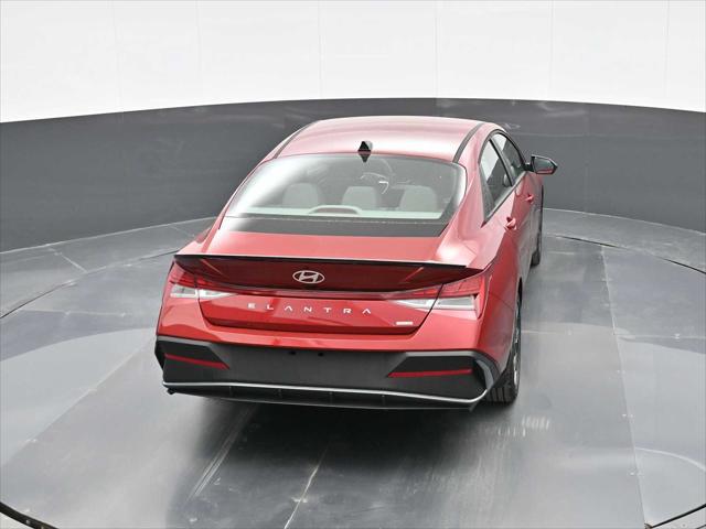 2025 Hyundai Elantra Hybrid SEL Sport