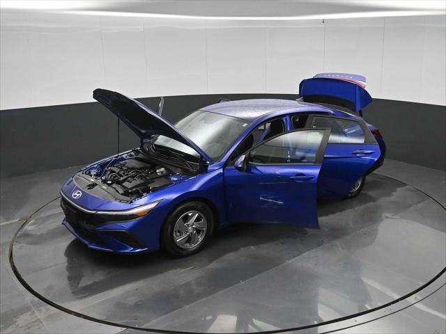 2024 Hyundai Elantra SE