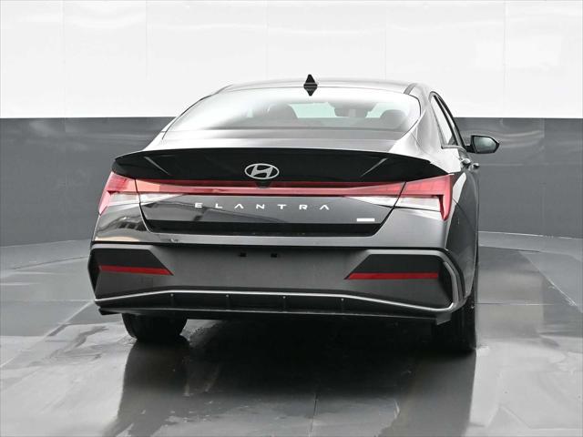 2025 Hyundai Elantra Hybrid SEL Sport