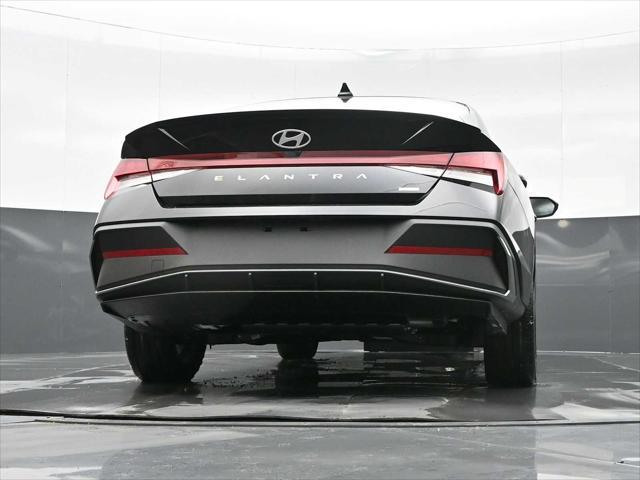 2025 Hyundai Elantra Hybrid SEL Sport