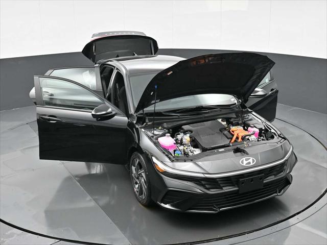 2025 Hyundai Elantra Hybrid SEL Sport