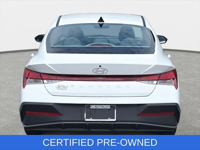 2025 Hyundai Elantra SE