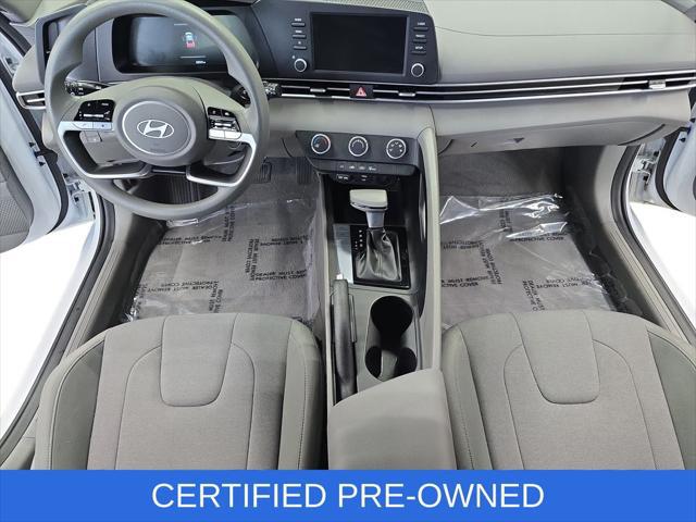 2025 Hyundai Elantra SE
