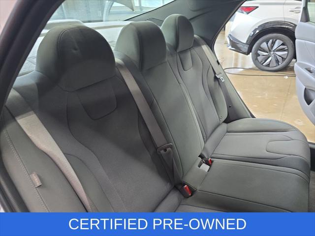 2025 Hyundai Elantra SE
