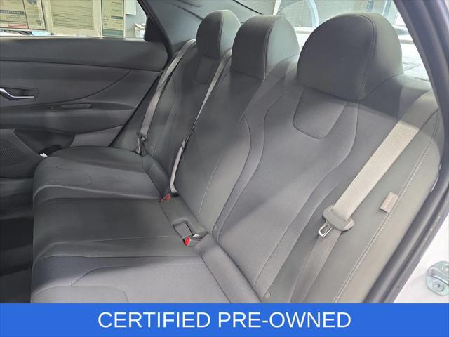 2025 Hyundai Elantra SE