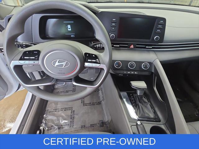 2025 Hyundai Elantra SE