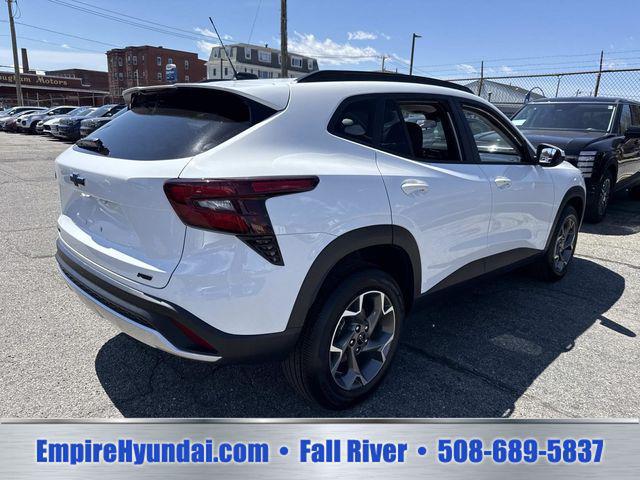 2025 Chevrolet Trax FWD LT
