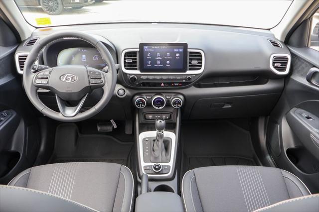 2026 Hyundai Venue SEL w/Two-Tone Roof