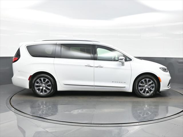 2022 Chrysler Pacifica Hybrid Pinnacle