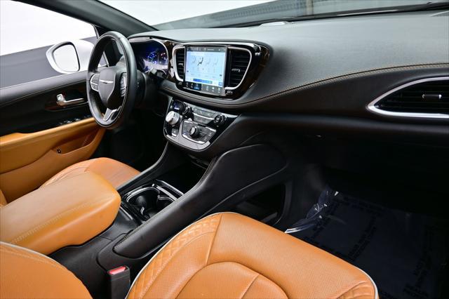 2022 Chrysler Pacifica Hybrid Pinnacle