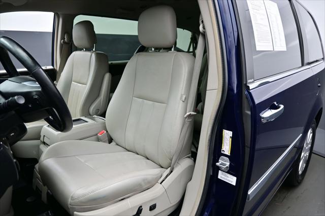 2012 Chrysler Town & Country Touring-L