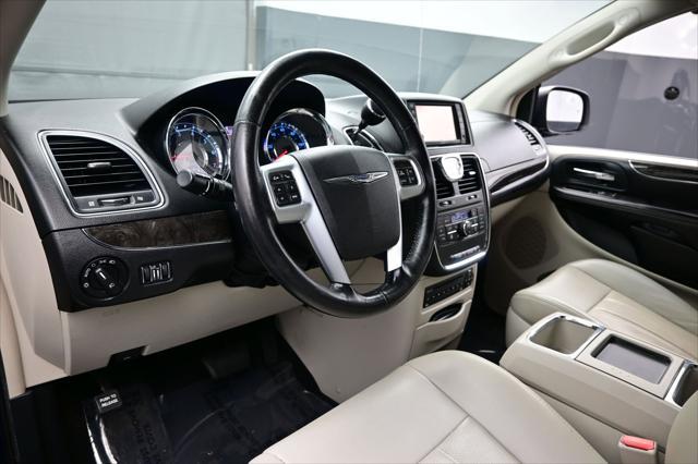 2012 Chrysler Town & Country Touring-L