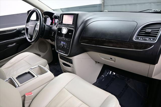 2012 Chrysler Town & Country Touring-L